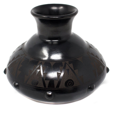 Semi-flat, Maw and Mouth Rounding Dots Jug, Scribed Black Clay