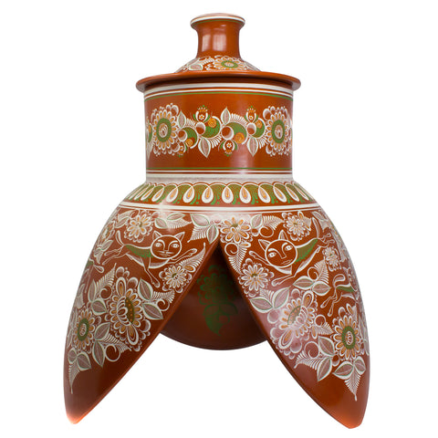 Nahuales, Petatillo Leaves and Flowers Tripod Vase, Bandera Clay